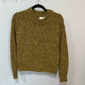 Universal Threads Sweater